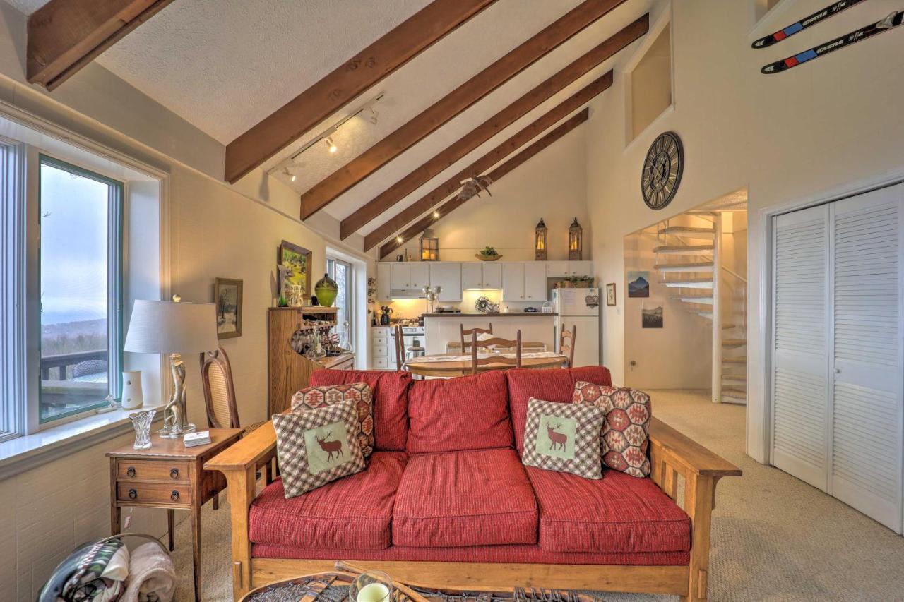 Beautiful With Private Balcony! *
