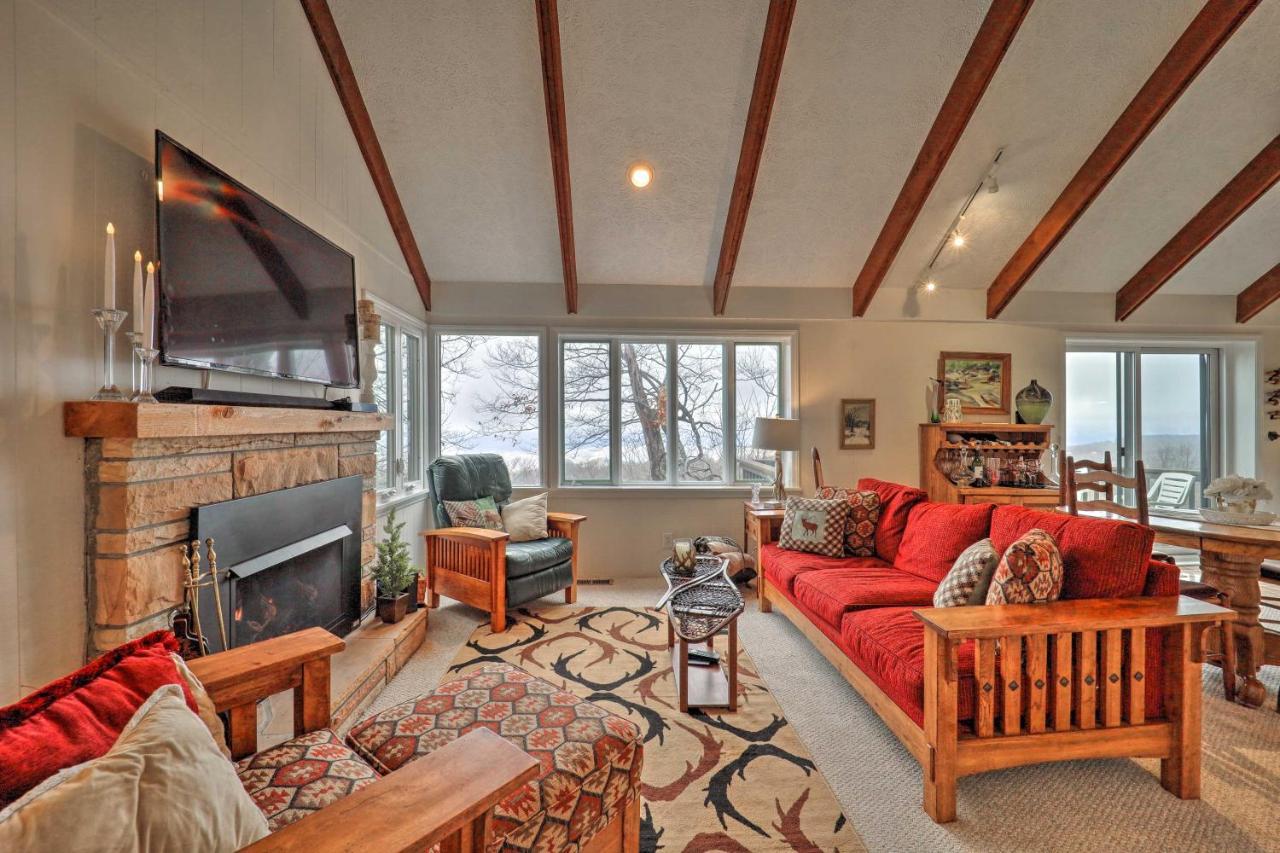 Beautiful With Private Balcony!