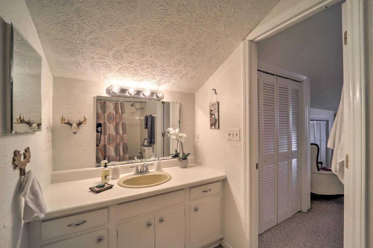 Beautiful With Private Balcony! * Beech Mountain